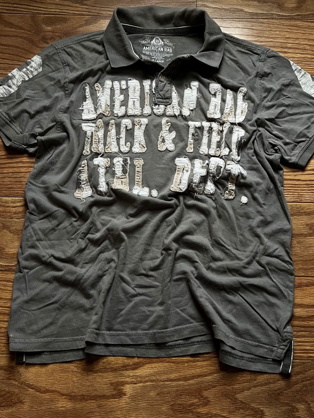 y2k casual American Rag charcoal graphic polo second hand
